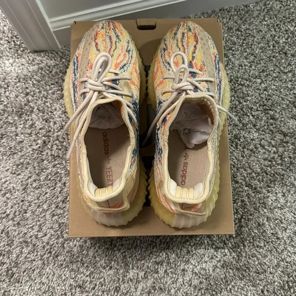 Yeezy Boost 350 V2